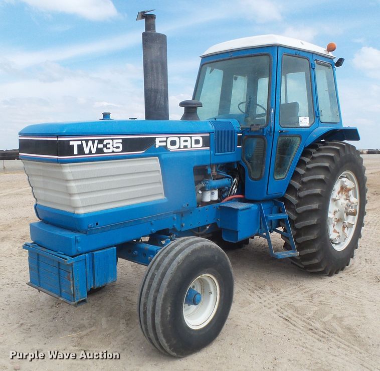 image for item DD0413 Ford TW35  tractor