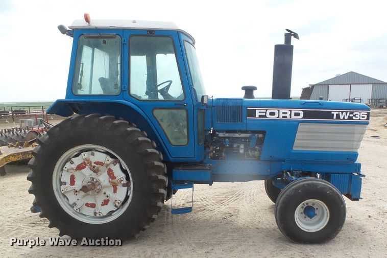image for item DD0413 Ford TW35  tractor