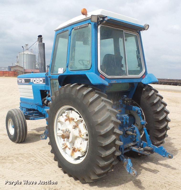 image for item DD0413 Ford TW35  tractor