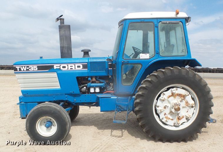 image for item DD0413 Ford TW35  tractor