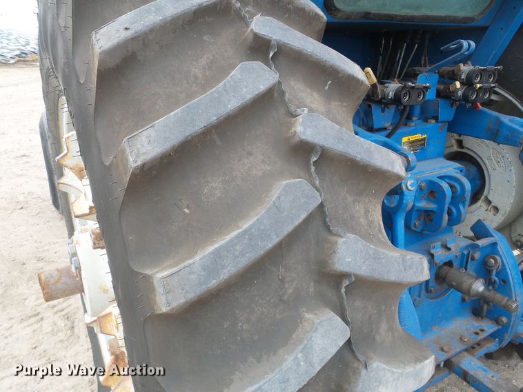 image for item DD0413 Ford TW35  tractor