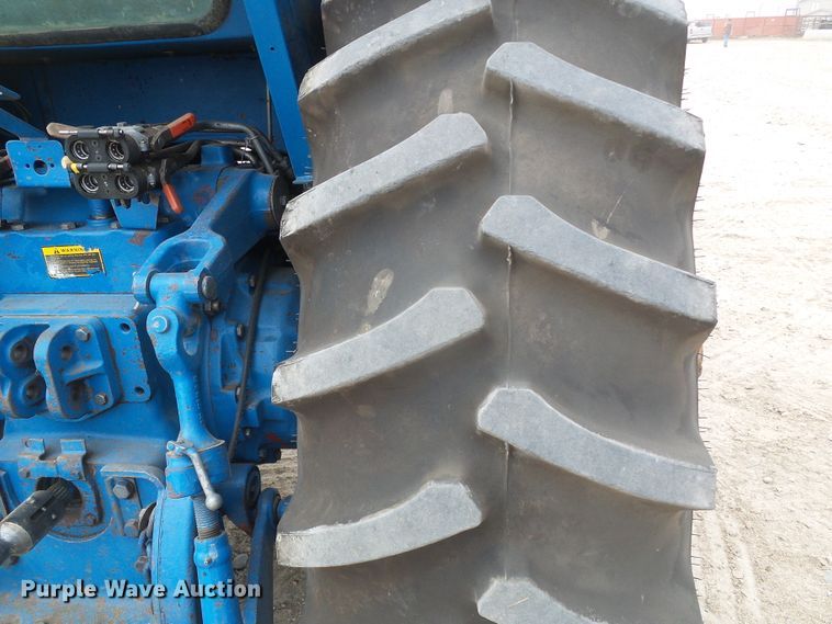 image for item DD0413 Ford TW35  tractor