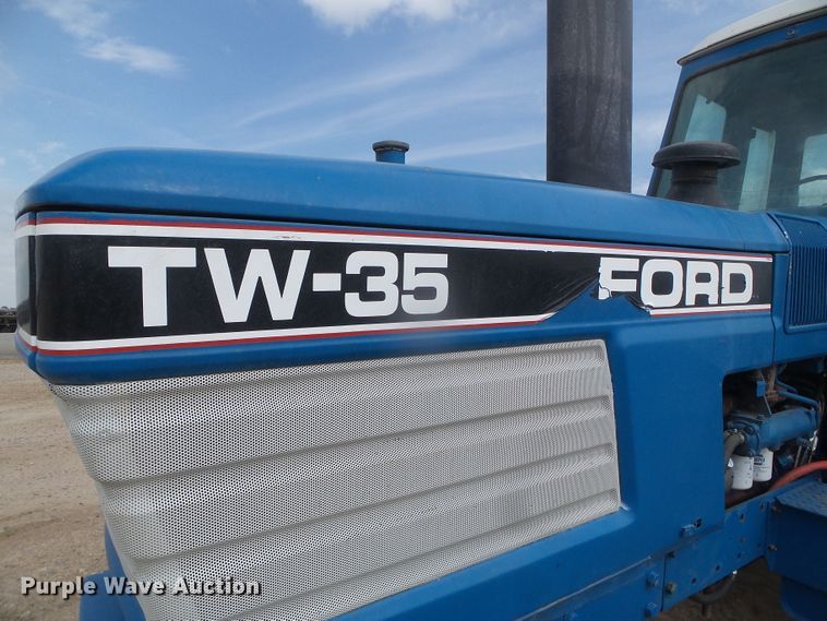 image for item DD0413 Ford TW35  tractor