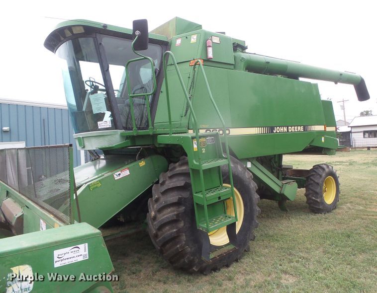 image for item DD0422 1989 John Deere 9600 combine