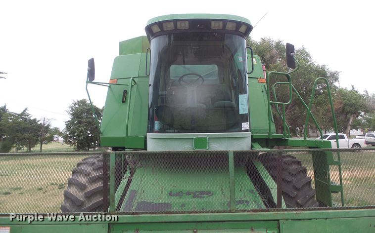 image for item DD0422 1989 John Deere 9600 combine