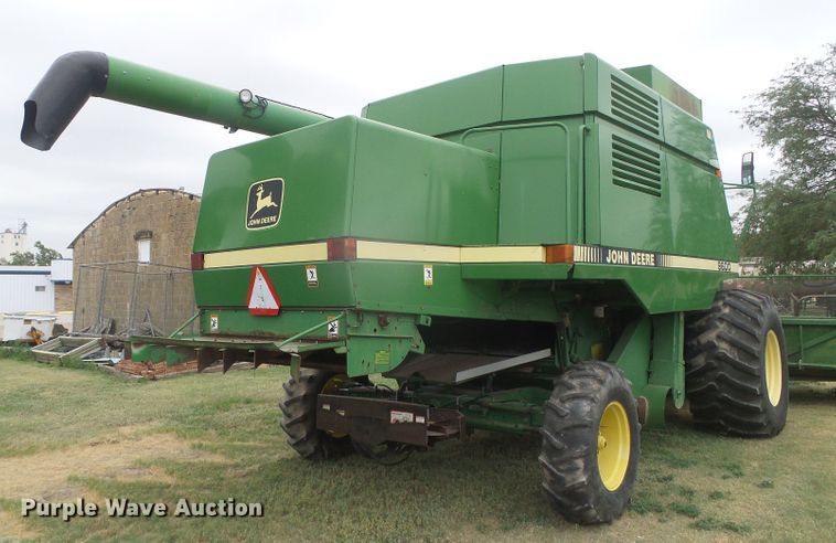 image for item DD0422 1989 John Deere 9600 combine