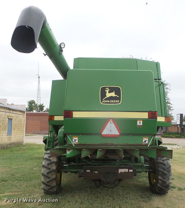 image for item DD0422 1989 John Deere 9600 combine