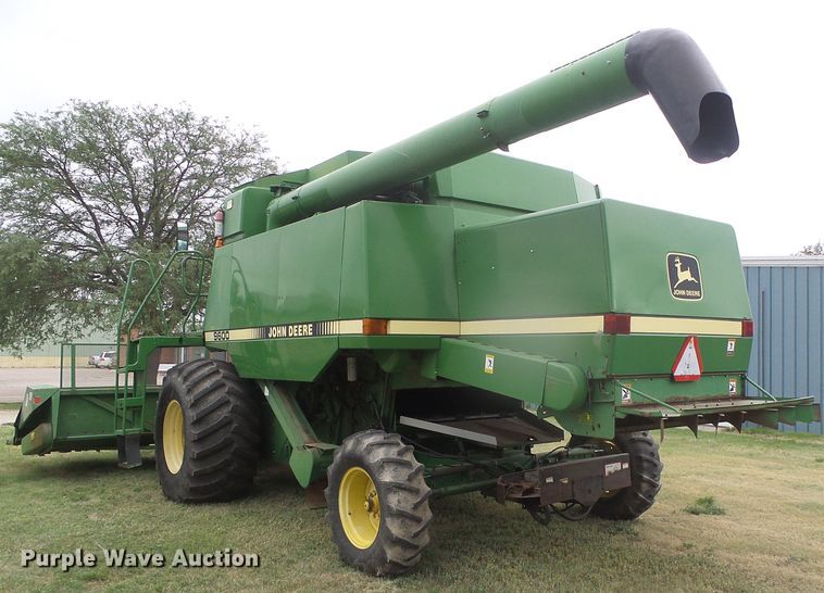 image for item DD0422 1989 John Deere 9600 combine