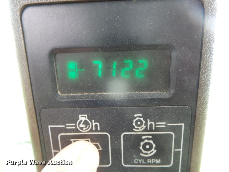 image for item DD0422 1989 John Deere 9600 combine