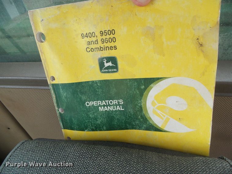 image for item DD0422 1989 John Deere 9600 combine