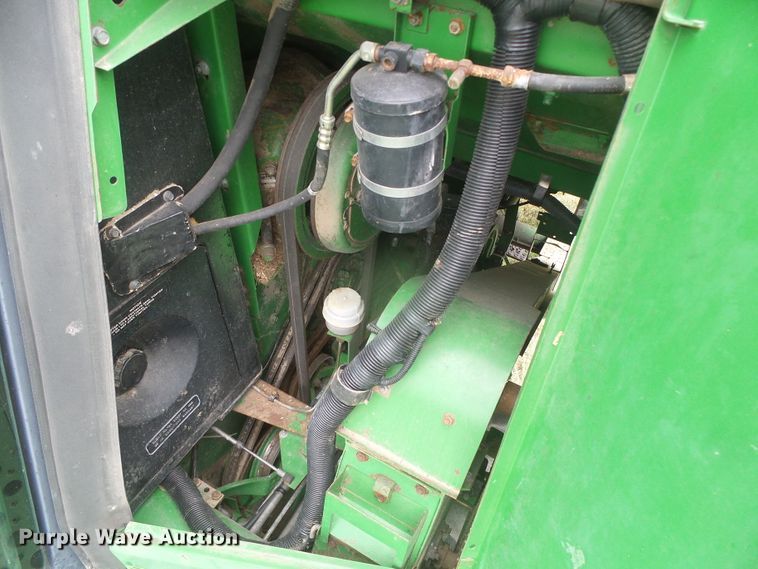 image for item DD0422 1989 John Deere 9600 combine