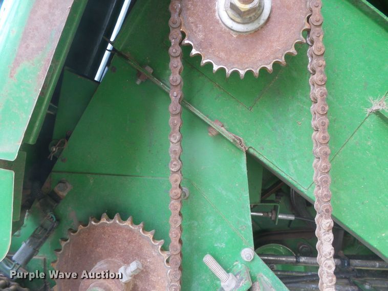 image for item DD0422 1989 John Deere 9600 combine