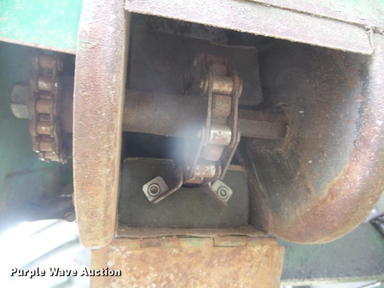 image for item DD0422 1989 John Deere 9600 combine