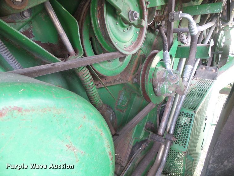 image for item DD0422 1989 John Deere 9600 combine