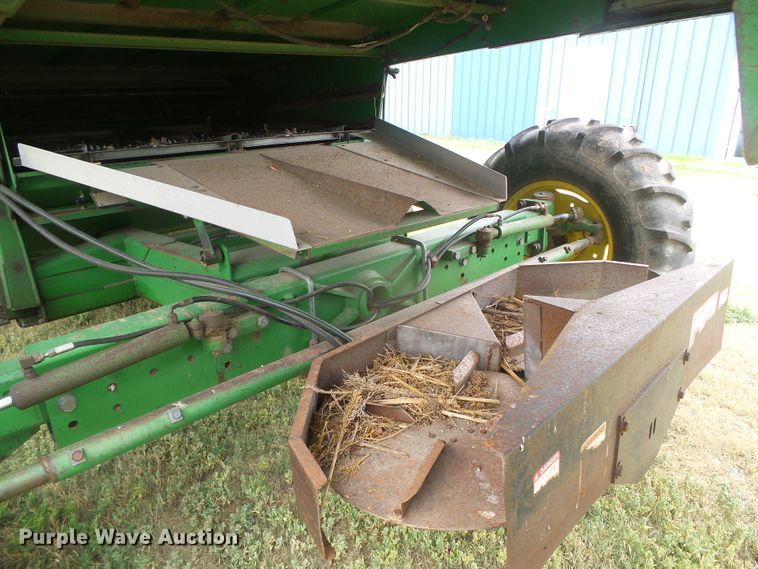 image for item DD0422 1989 John Deere 9600 combine