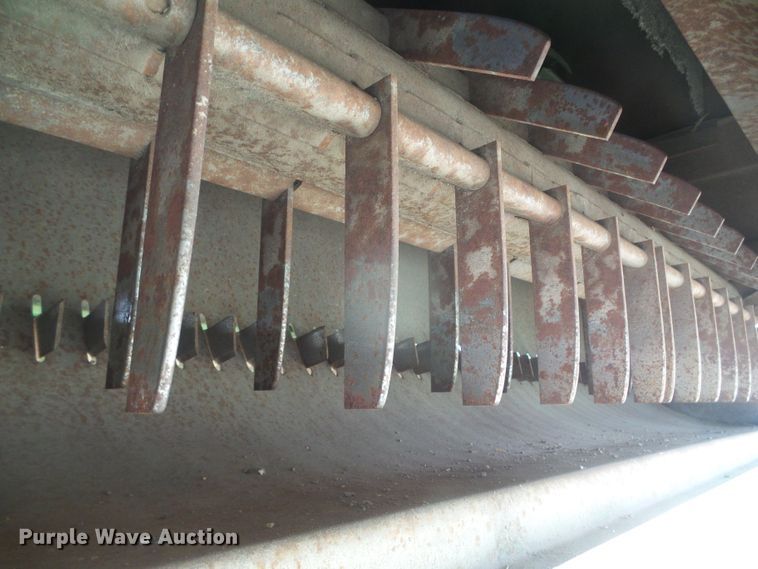 image for item DD0422 1989 John Deere 9600 combine