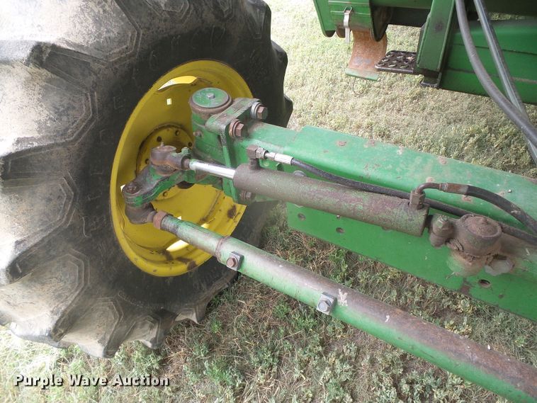 image for item DD0422 1989 John Deere 9600 combine