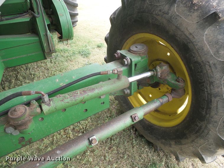 image for item DD0422 1989 John Deere 9600 combine