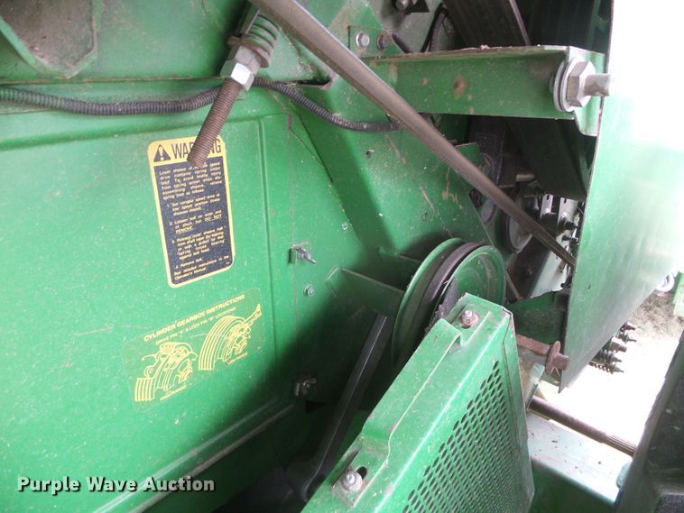 image for item DD0422 1989 John Deere 9600 combine