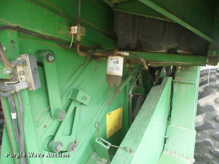 image for item DD0422 1989 John Deere 9600 combine