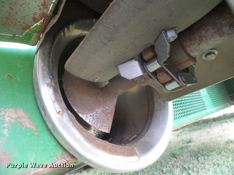 image for item DD0422 1989 John Deere 9600 combine