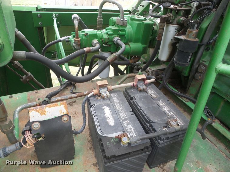 image for item DD0422 1989 John Deere 9600 combine