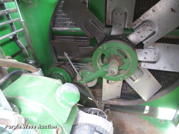 image for item DD0422 1989 John Deere 9600 combine