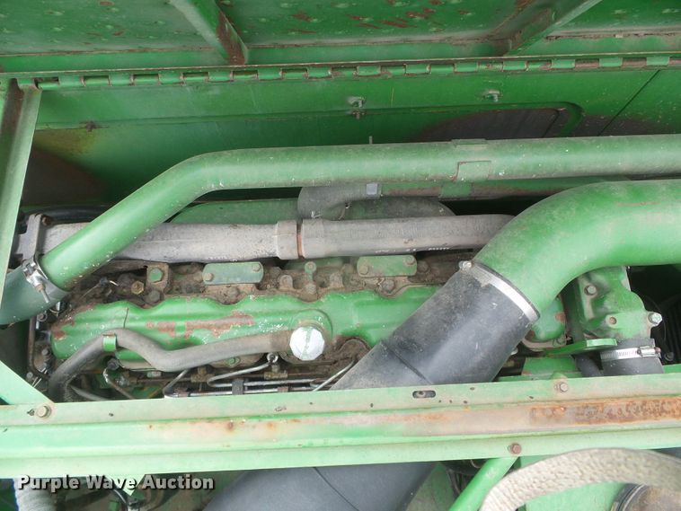 image for item DD0422 1989 John Deere 9600 combine