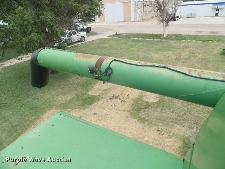 image for item DD0422 1989 John Deere 9600 combine