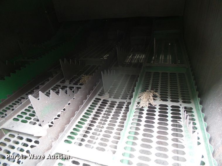 image for item DD0422 1989 John Deere 9600 combine