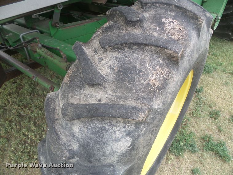 image for item DD0422 1989 John Deere 9600 combine