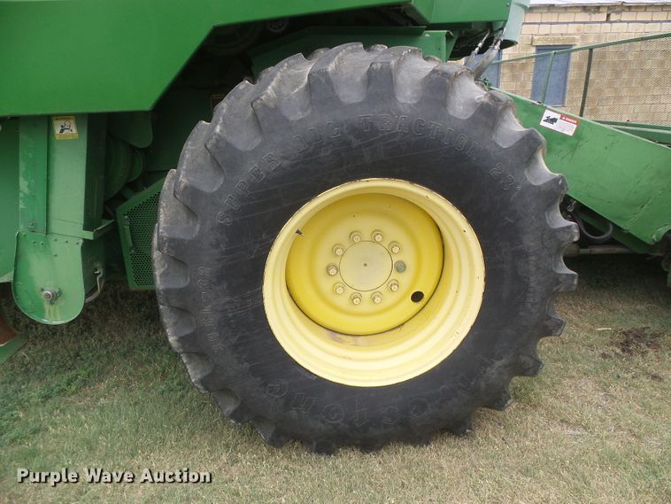 image for item DD0422 1989 John Deere 9600 combine