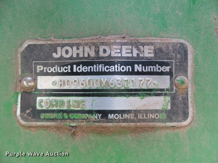 image for item DD0422 1989 John Deere 9600 combine