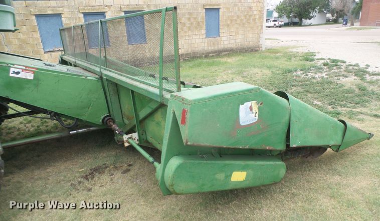 image for item DD0423 John Deere 853A all-crop head