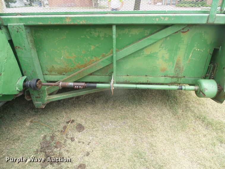image for item DD0423 John Deere 853A all-crop head