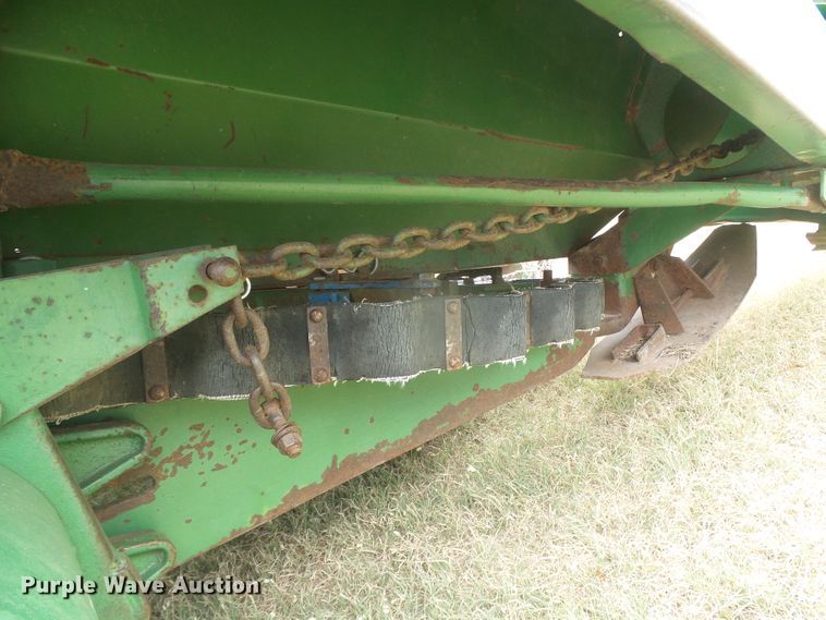 image for item DD0423 John Deere 853A all-crop head