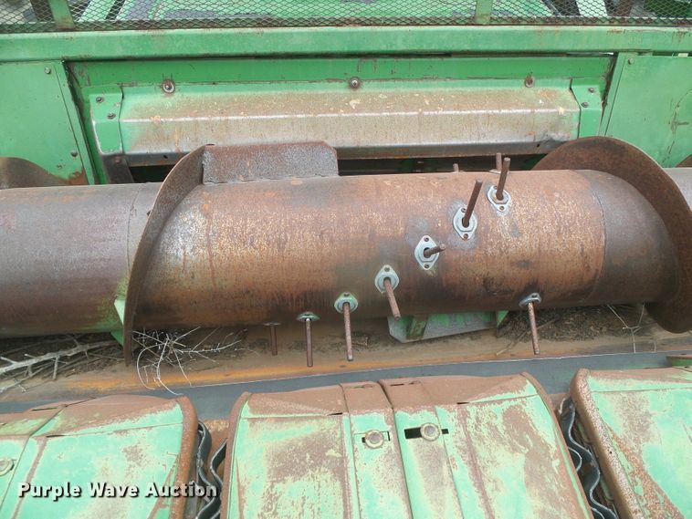 image for item DD0423 John Deere 853A all-crop head