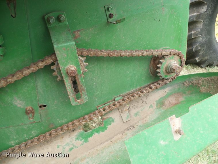 image for item DD0423 John Deere 853A all-crop head