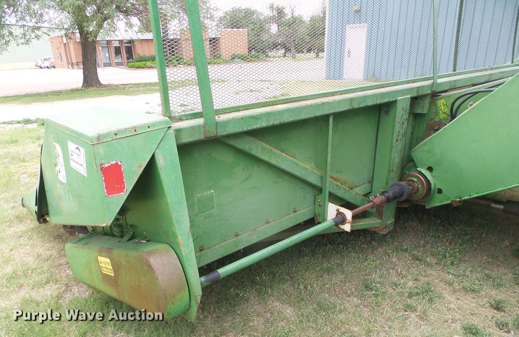 image for item DD0423 John Deere 853A all-crop head