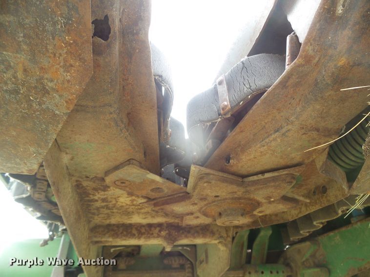 image for item DD0423 John Deere 853A all-crop head