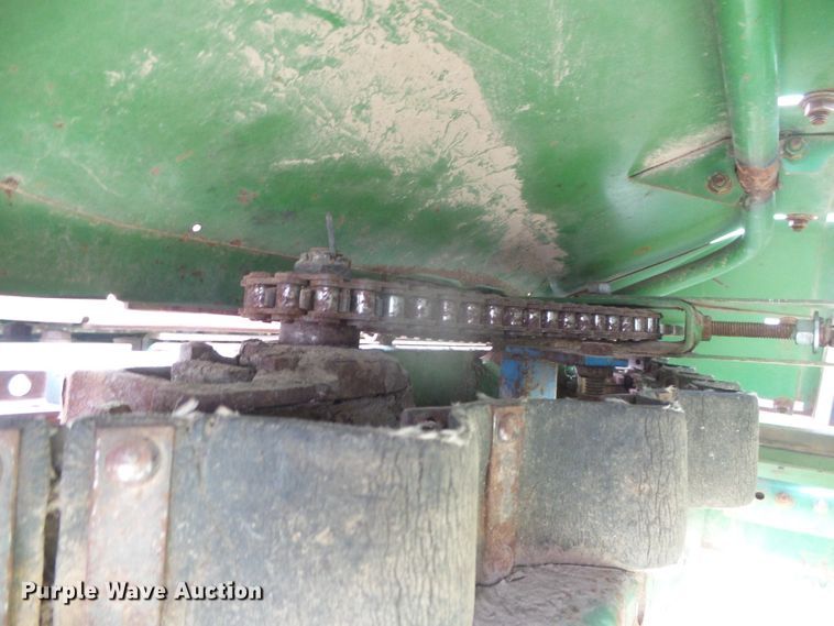 image for item DD0423 John Deere 853A all-crop head