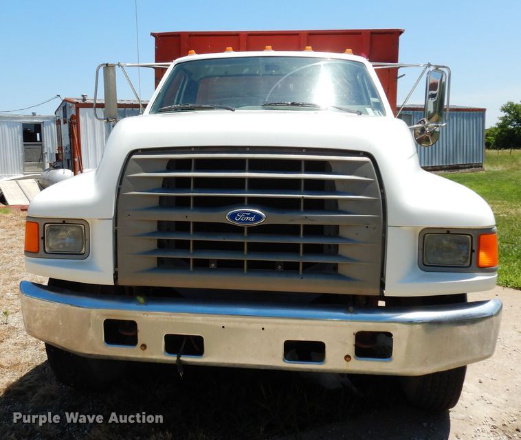 image for item DF4206 1995 Ford F700  grain truck
