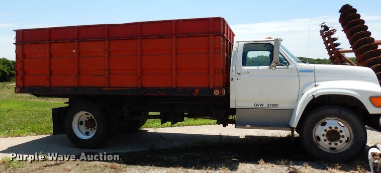 image for item DF4206 1995 Ford F700  grain truck