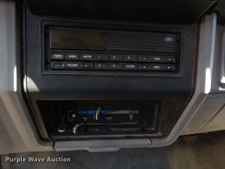 image for item DF4206 1995 Ford F700  grain truck