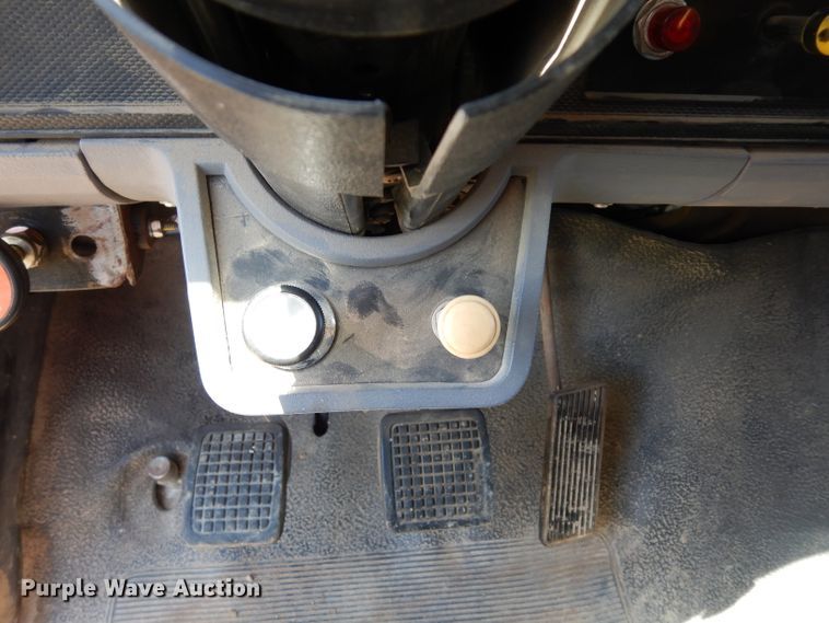 image for item DF4206 1995 Ford F700  grain truck