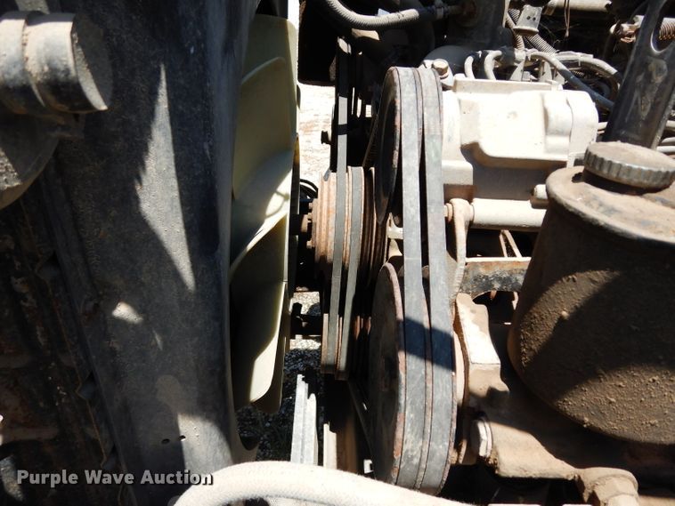 image for item DF4206 1995 Ford F700  grain truck