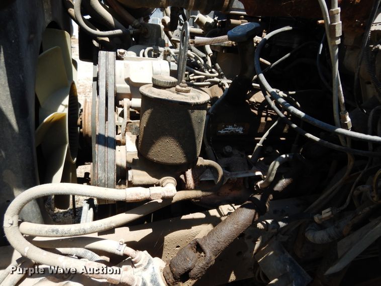 image for item DF4206 1995 Ford F700  grain truck