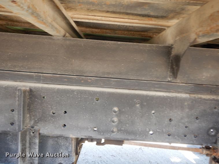 image for item DF4206 1995 Ford F700  grain truck