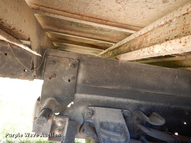 image for item DF4206 1995 Ford F700  grain truck