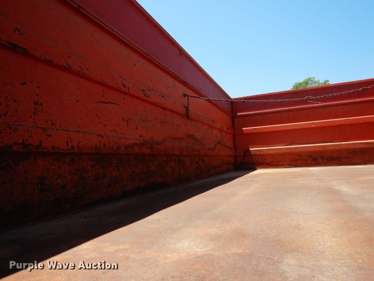 image for item DF4206 1995 Ford F700  grain truck